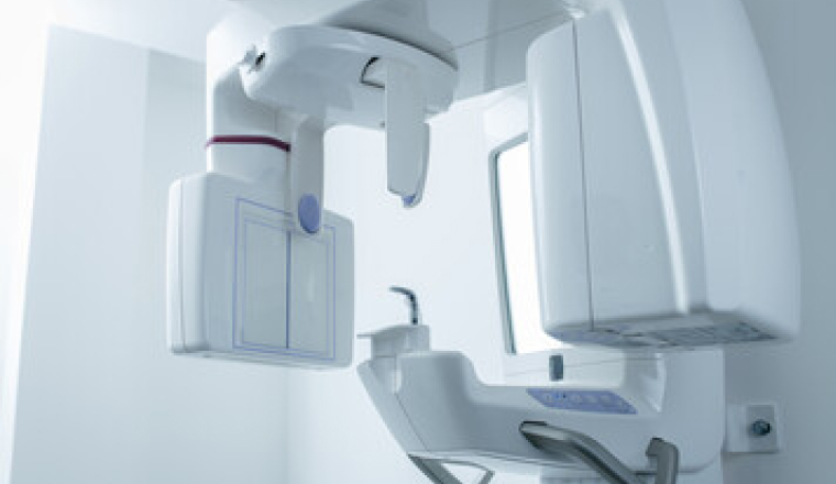 インプラント治療の流れ