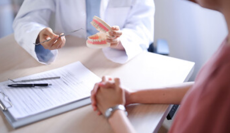 インプラント 治療費